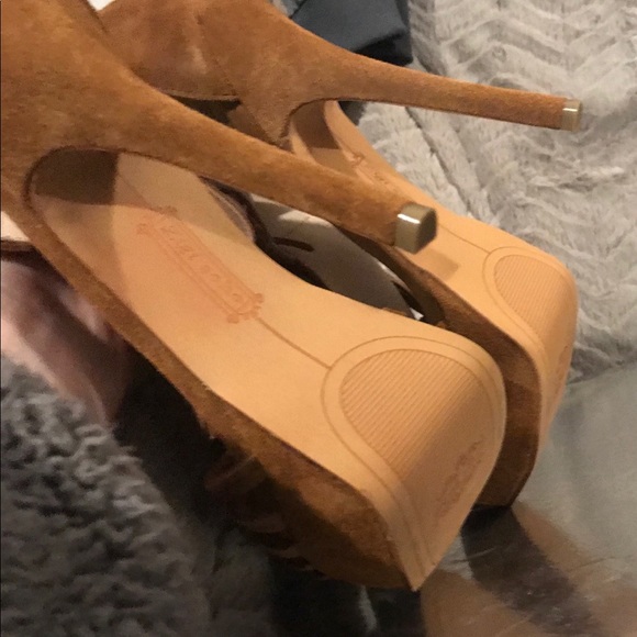 Tan Suede Leather heels Woman’s size 7.5 - Picture 5 of 5